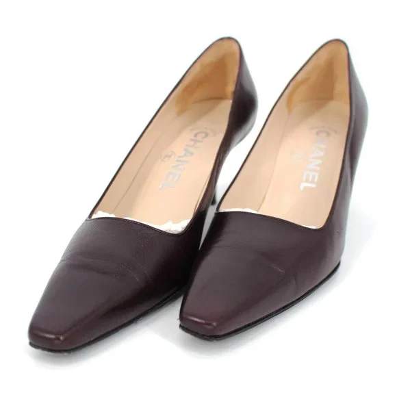 Chanel Metal Logo Leather Pumps 💯 percent Authentic - Picture 7 of 12